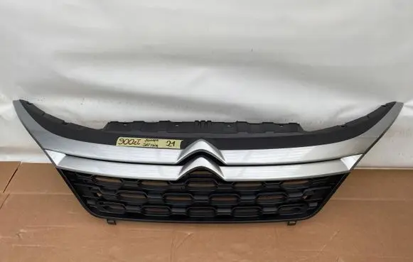 Citroen C3 Front bumper upper radiator grill 1315804070