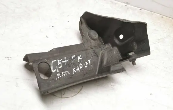 Volkswagen Golf Plus Other engine bay part 5M0823601C