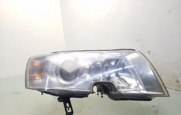 Skoda Superb B5 (3U) Headlight/headlamp 24674600R