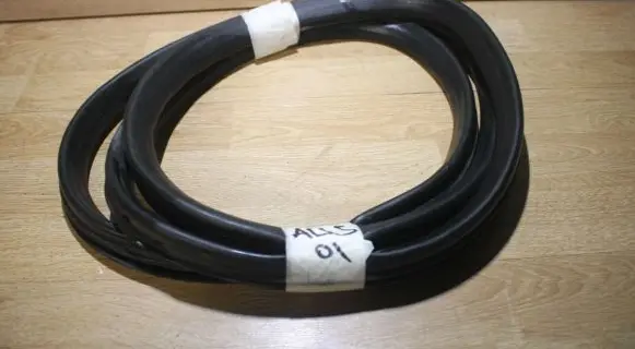 Audi A4 S4 B5 8D Rear door rubber seal (on body) 