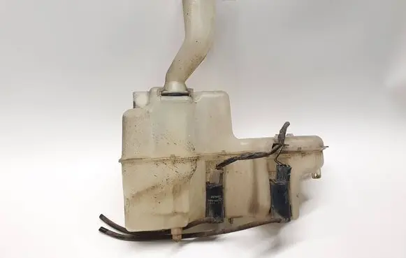 Mitsubishi Pajero Pinin Windshield washer fluid reservoir/tank E13010033