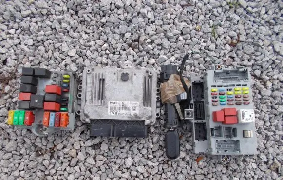 Fiat Bravo Engine control unit/module ECU 51852323