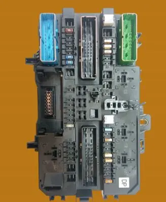 Opel Astra H Fuse box set 13181278