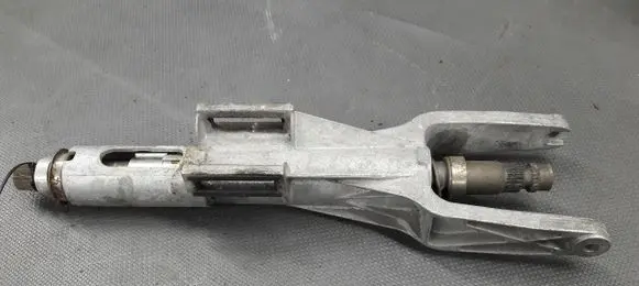 BMW 5 E39 Steering wheel axle 1093513