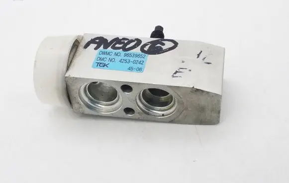 Chevrolet Aveo Air conditioning (A/C) expansion valve 96539652 42530242
