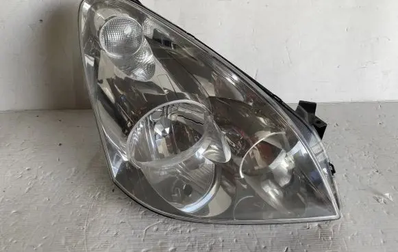 Toyota Corolla Verso E121 Headlight/headlamp