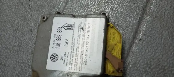 Volkswagen PASSAT B5 Airbag deployment crash/impact sensor