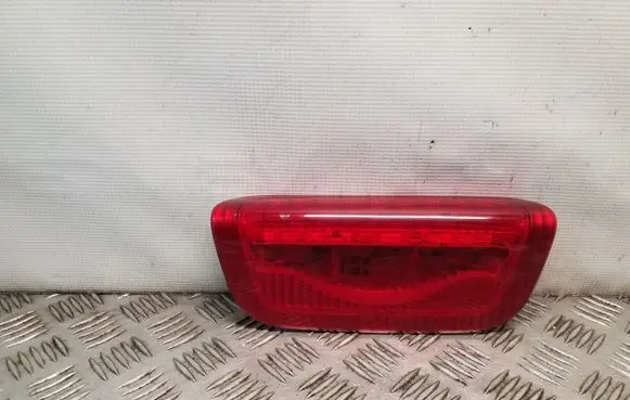Nissan Juke I F15 Third/center stoplight