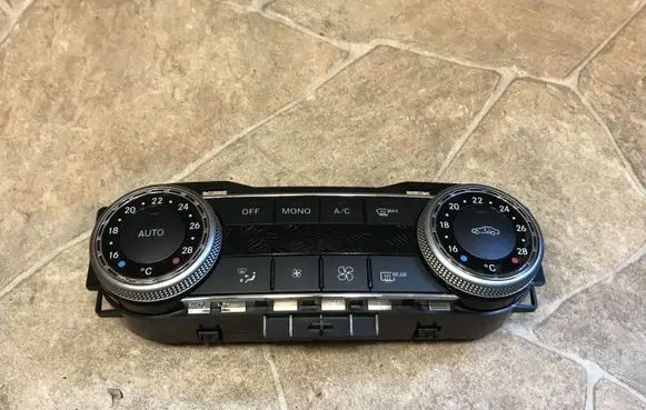 Mercedes-Benz C W204 Interior fan control switch 2049009104