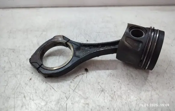 Jeep Grand Cherokee (WK) Piston with connecting rod