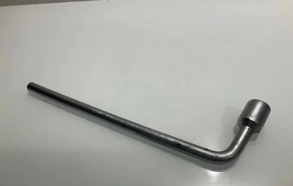 Mercedes-Benz E W211 Wheel nut wrench A2215810001 2215810001