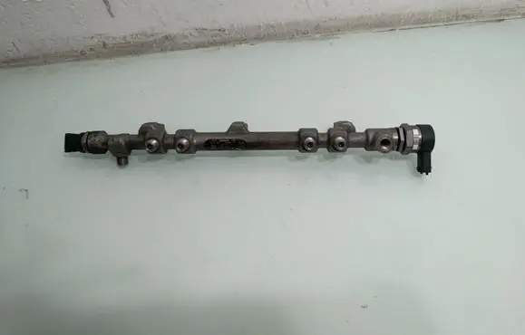 KIA Sorento Fuel main line pipe 314002F000 0445214211
