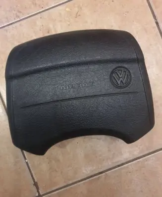 Steering wheel airbag
