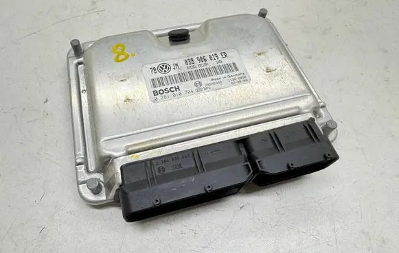 Volkswagen PASSAT B5.5 Engine control unit/module 038906019ER 0281010704 28SA5352