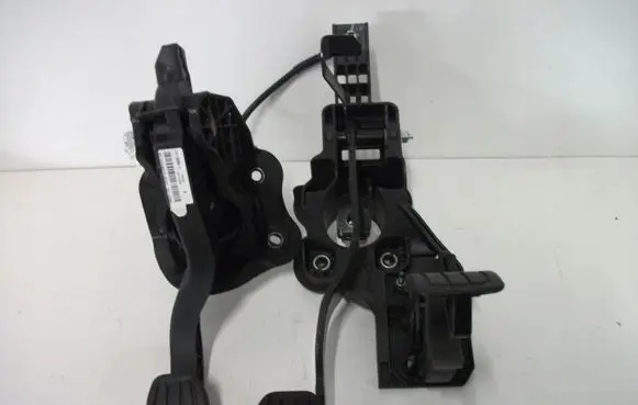 Toyota Proace Clutch pedal 9839872080