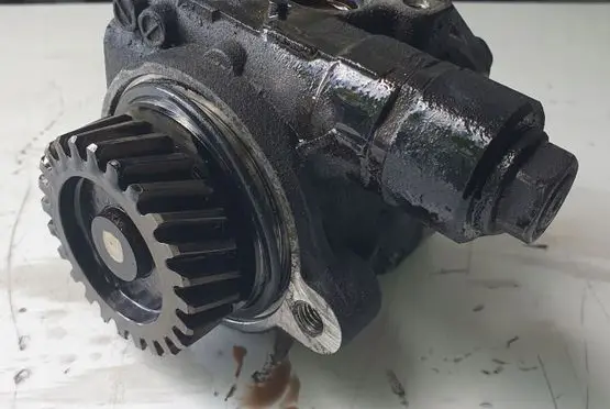 Mitsubishi Pajero Power steering pump