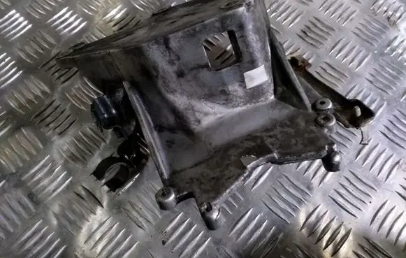 Opel Astra G Engine mounting bracket 069293