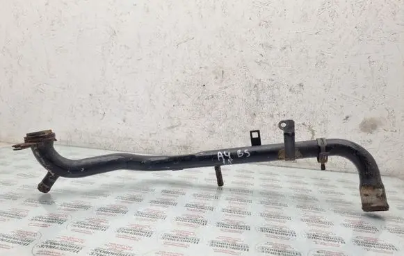 Audi A4 S4 B5 8D Engine coolant pipe/hose 058121071J