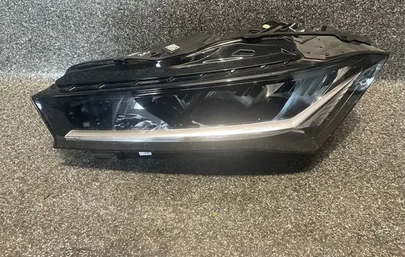 Skoda Superb B9 Headlight/headlamp 8990VR401HAT L991639 3P1941015