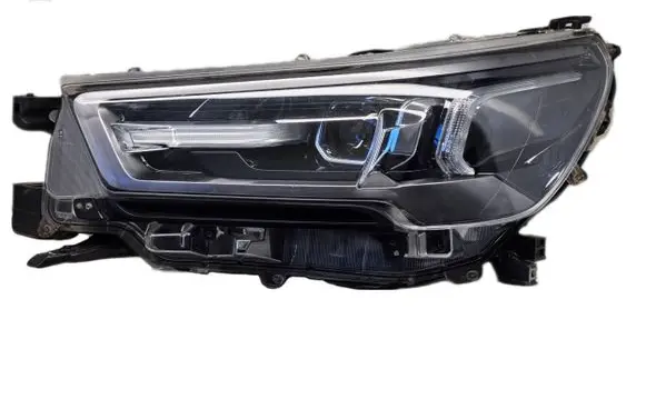 Toyota Hilux VIII Headlight/headlamp 81150YP121 811500KP41 923368030A