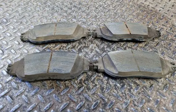 Volkswagen Tiguan Allspace Brake pads (front) 