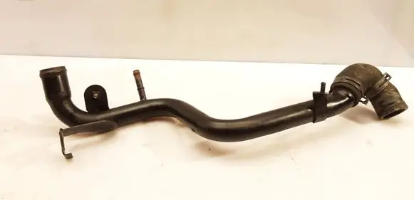 Volkswagen PASSAT B5.5 Engine coolant pipe/hose 038121071R
