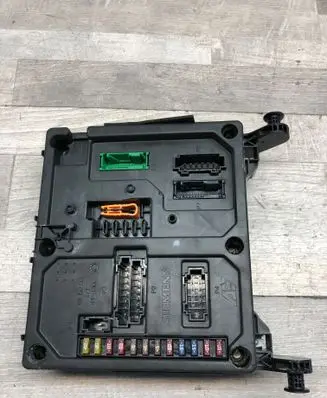 Ford Galaxy Fuse module S110730200G 61324009