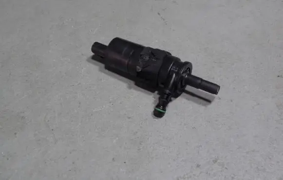 Audi A6 S6 C7 4G Windscreen/windshield washer pump 3B7955681