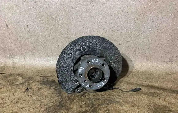Front wheel hub