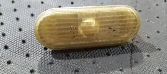 Volkswagen Golf IV Front fender indicator light 1J5949117