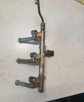 Volvo XC40 Fuel main line pipe 32257109