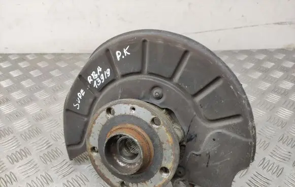 Skoda Superb B6 (3T) Front wheel hub