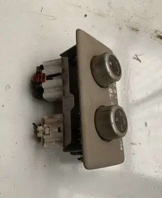 Nissan Quest Climate control unit