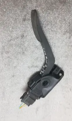 Ford Courier Accelerator throttle pedal 8V219F836AC