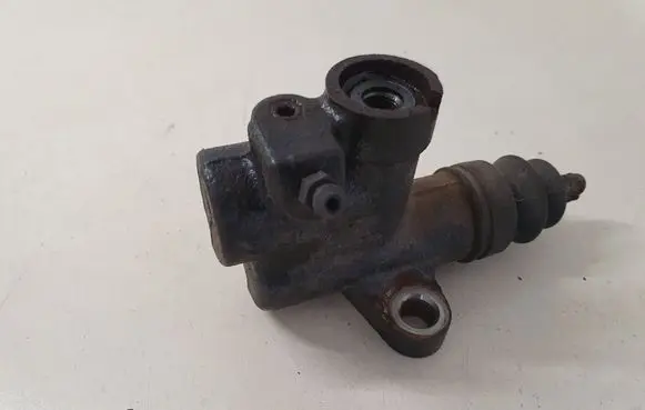 Subaru Forester SH Clutch slave cylinder 