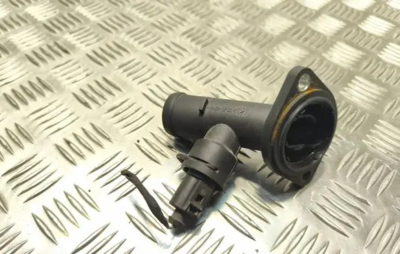 Volkswagen PASSAT B6 Thermostat 03L121111
