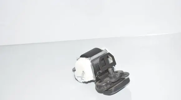 Middle seatbelt (rear)