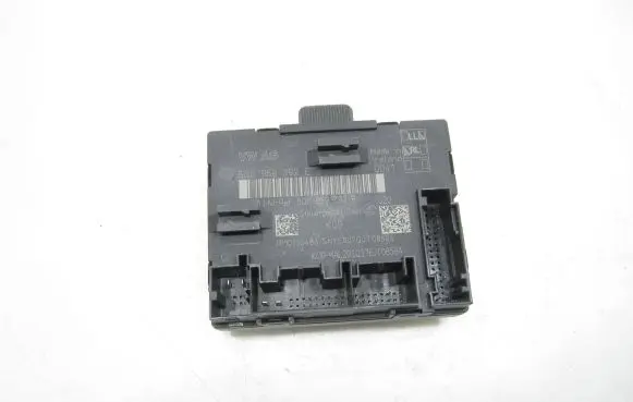 Volkswagen Tiguan Door control unit/module 5Q0959392E 5Q0959392B