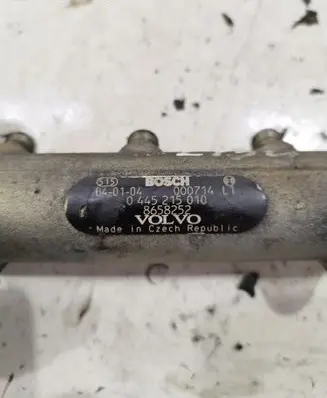 Volvo XC70 Fuel main line pipe 0445215010 8658252