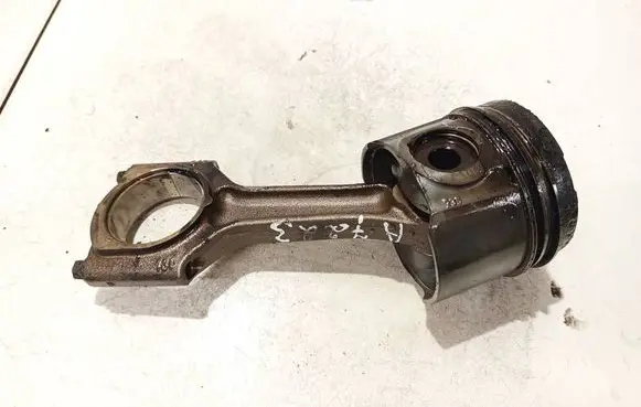 Opel Omega B2 Piston with connecting rod 0107200