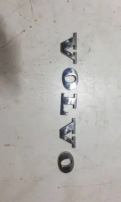Volvo XC70 Manufacturer badge logo/emblem 