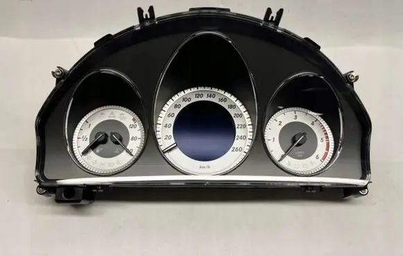 Mercedes-Benz GLK (X204) Speedometer (instrument cluster) A2049005509