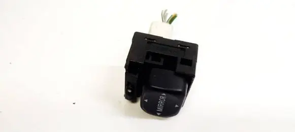 Toyota Yaris Wing mirror switch 1835472