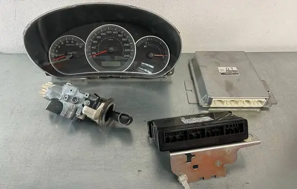 Subaru Impreza III Engine ECU kit and lock set 22611AM780