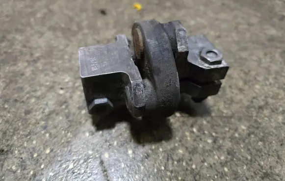 BMW 3 E46 Steering column universal joint 821045