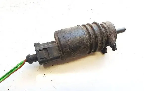 Seat Leon (1P) Windscreen/windshield washer pump 1t0955651a 3028143