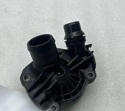 BMW X1 F48 F49 Thermostat housing 4116830