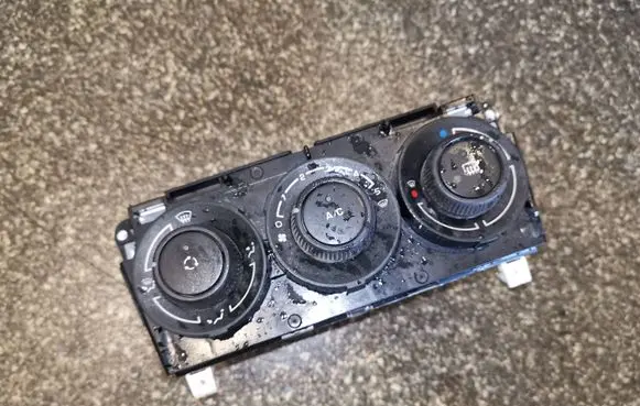 Peugeot 308 Climate control unit T1000220K