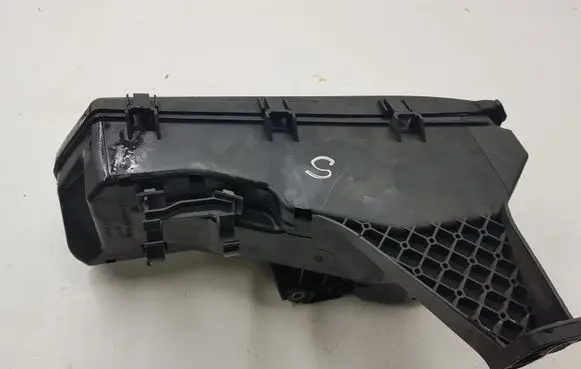 Volvo XC90 Fuse box cover 9494210