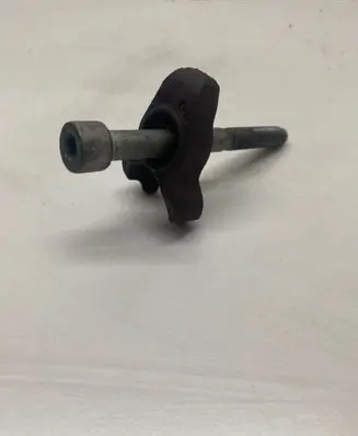 Land Rover Evoque I Fuel Injector clamp holder 